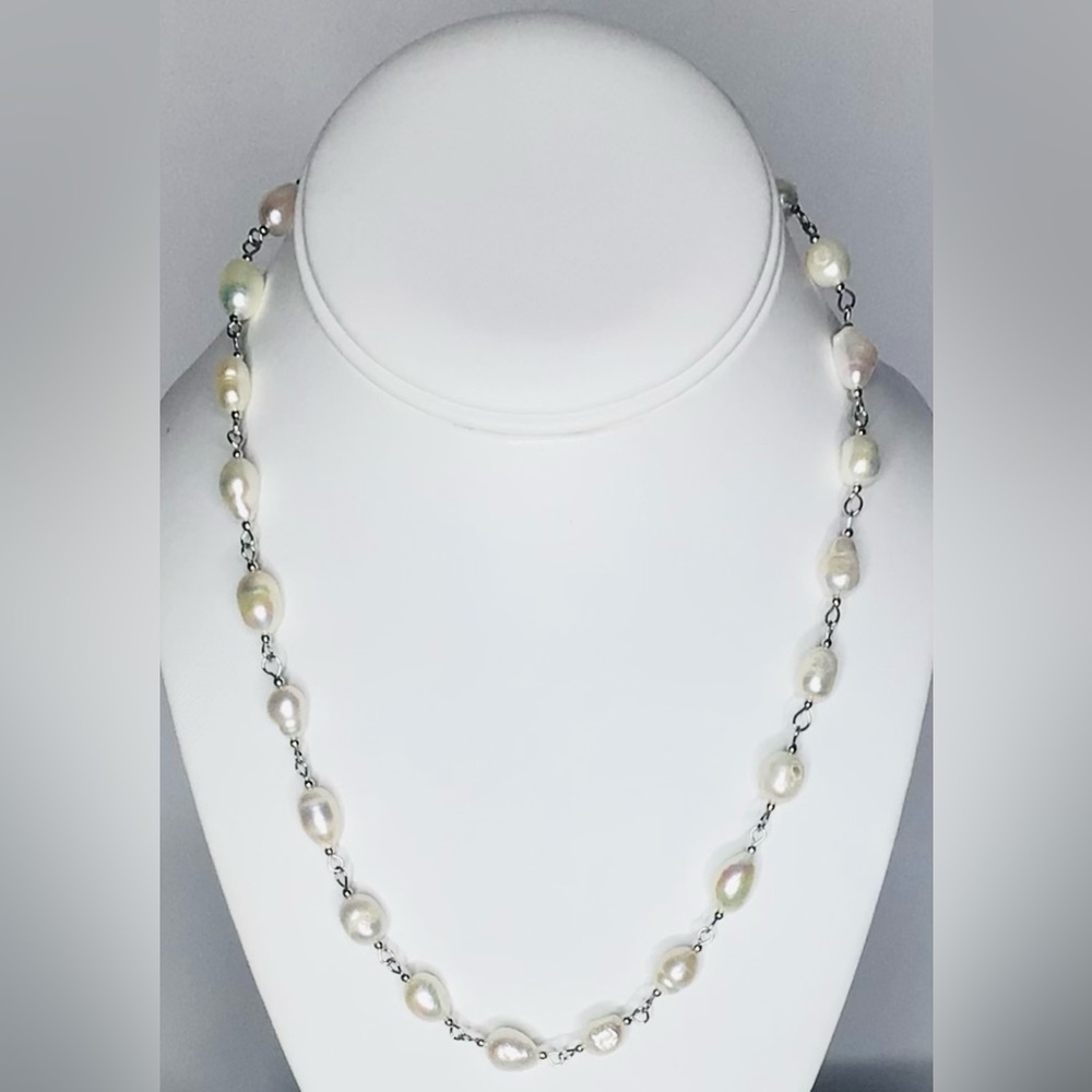 BEAUTIFUL LINKED SIMULATED WATER PEARLS